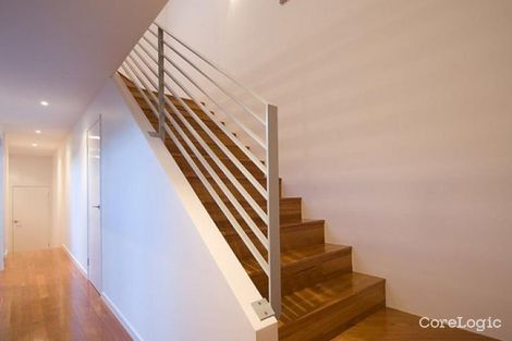 Property photo of 2/22 Eider Avenue Paradise Point QLD 4216