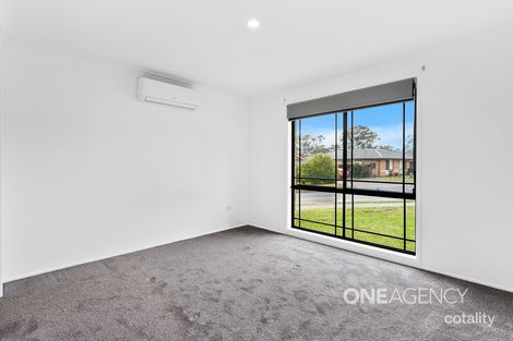 Property photo of 2 Samuel Circuit Albion Park NSW 2527