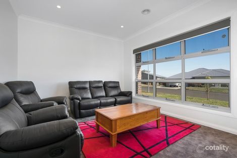 Property photo of 8 Camellia Place Orange NSW 2800