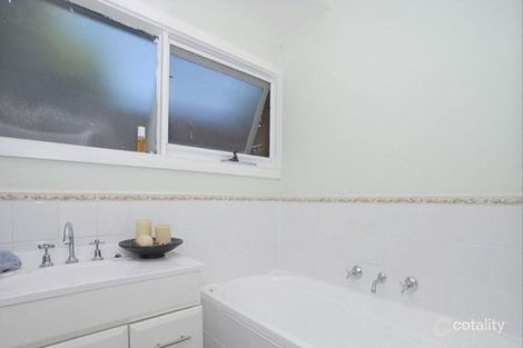 Property photo of 70 Clairmont Avenue Cranbourne VIC 3977
