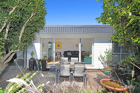 Property photo of 27 Morandoo Avenue Mount Keira NSW 2500