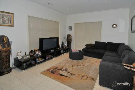 Property photo of 7/1 Dargi Green Caroline Springs VIC 3023