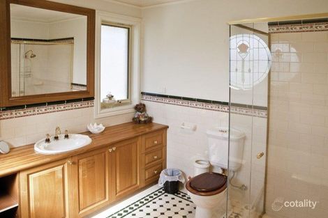 Property photo of 4 Forge Close Maribyrnong VIC 3032