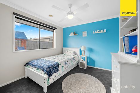 Property photo of 32 Claret Ash Boulevard Harkness VIC 3337