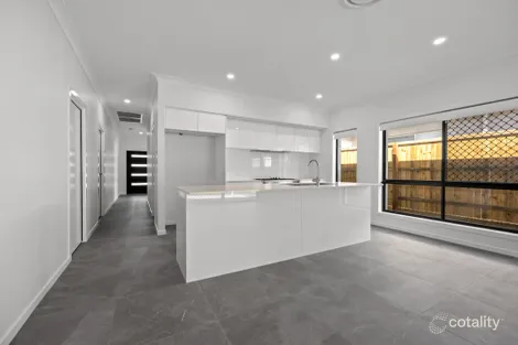 Property photo of 8 Gully Street Flinders View QLD 4305