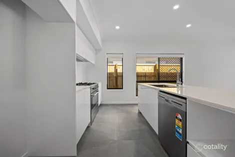 Property photo of 8 Gully Street Flinders View QLD 4305