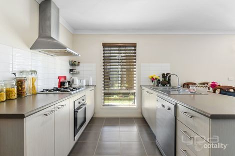 Property photo of 28 Marble Drive Cobblebank VIC 3338