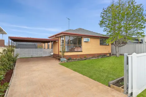 Property photo of 41 Chaucer Street Hamlyn Heights VIC 3215