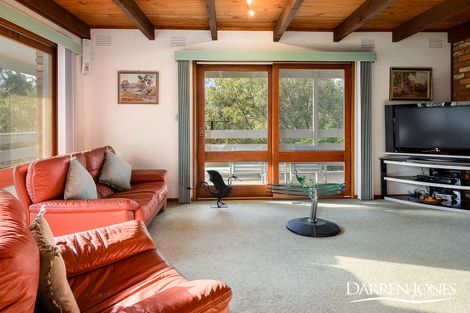 Property photo of 9 Delfin Crescent Greensborough VIC 3088