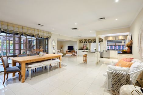 Property photo of 102-104 Kennington Park Drive Endeavour Hills VIC 3802