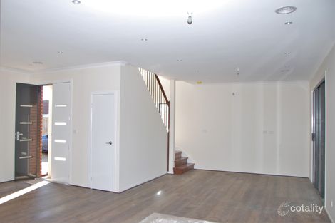 Property photo of 2/106 Monahans Road Cranbourne VIC 3977