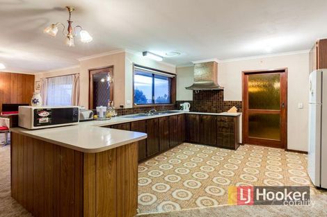 Property photo of 8 Viminalis Court Endeavour Hills VIC 3802