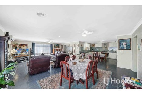 Property photo of 5 Wattle Bark Place Melton VIC 3337