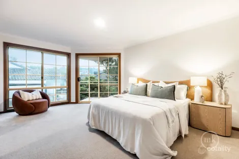 Property photo of 30 Glen Gully Road Eltham North VIC 3095