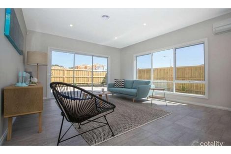 Property photo of 13 Bunyip Drive Drouin VIC 3818