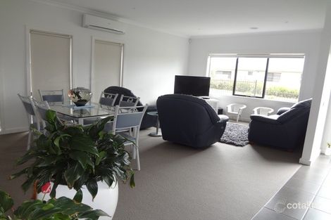 Property photo of 3/70 Sandhurst Boulevard Sandhurst VIC 3977
