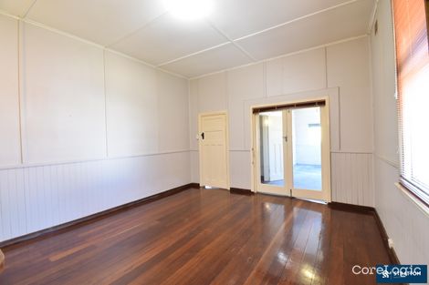 Property photo of 27 Fourth Road Armadale WA 6112