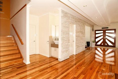 Property photo of 13 Bickerton Way Roxburgh Park VIC 3064