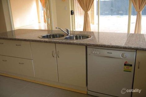 Property photo of 100 Edgecombe Pass Aveley WA 6069