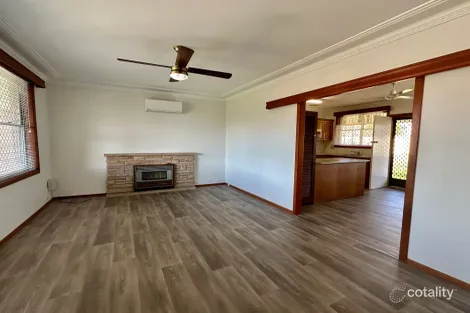 Property photo of 8 Wakehurst Crescent Metford NSW 2323