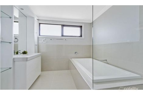 Property photo of 2 Ava Place Kellyville NSW 2155