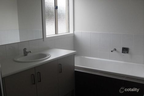 Property photo of 2/17 Henry Street Pakenham VIC 3810