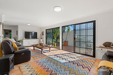 Property photo of 39 Warrina Crescent Burleigh Waters QLD 4220