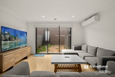 Property photo of 8 Cyan Walk Coburg North VIC 3058