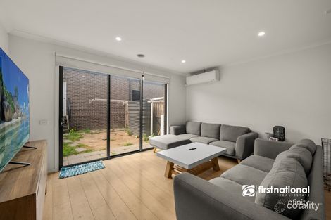 Property photo of 8 Cyan Walk Coburg North VIC 3058