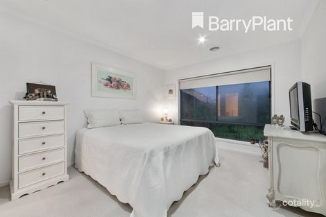 Property photo of 6 Cato Way Pakenham VIC 3810