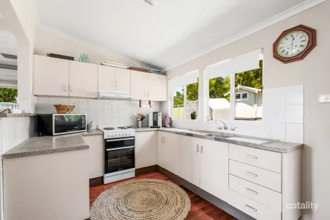 Property photo of 241 Skye Point Road Coal Point NSW 2283