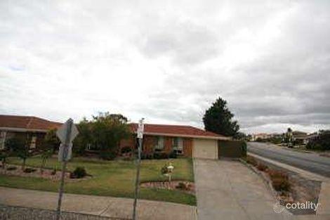 1 Forresters Rd, Hallett Cove, SA 5158