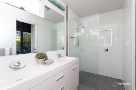 Property photo of 28 Lawrence Road Chermside West QLD 4032