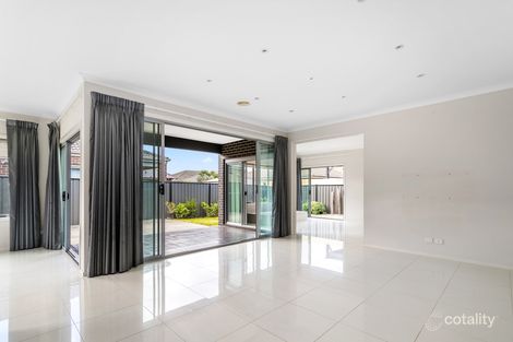 Property photo of 14 Fairbridge Road Point Cook VIC 3030