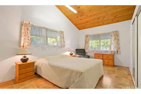 Property photo of 274 Browns Lane Farnborough QLD 4703