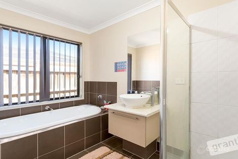 Property photo of 30 Mermaid Grove Lyndhurst VIC 3975