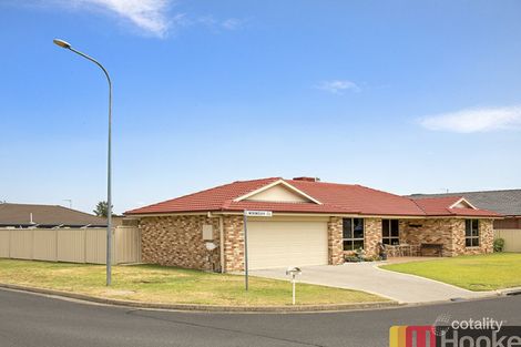 Property photo of 1 Minimbah Close Hillvue NSW 2340