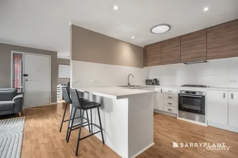 Property photo of 6 Orlit Close Cranbourne North VIC 3977