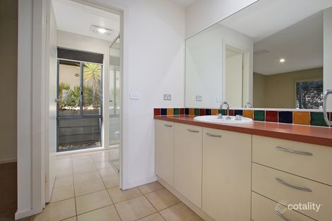 Property photo of 1 Castle Cove Wodonga VIC 3690