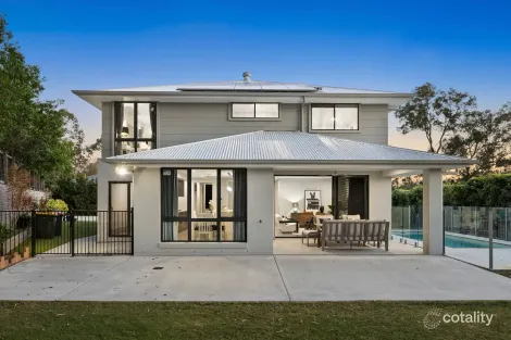 218 Chapel Hill Rd, Chapel Hill, QLD 4069