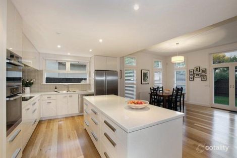Property photo of 10 Rowland Street Mont Albert VIC 3127