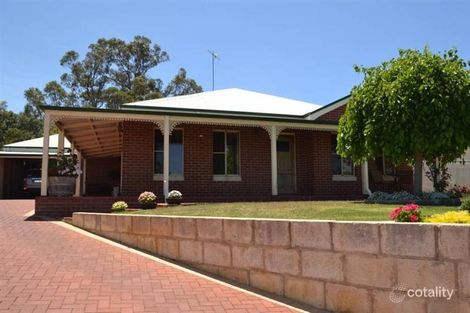 4 Magdalen Pl, College Grove, WA 6230