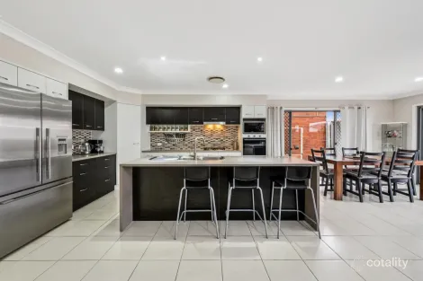 Property photo of 9 Beerwah Parade Kallangur QLD 4503