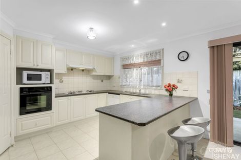 Property photo of 19 Eildon Road Endeavour Hills VIC 3802