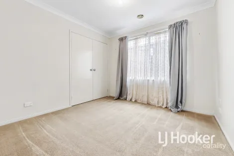 Property photo of 54 Bellarine Drive Cranbourne VIC 3977