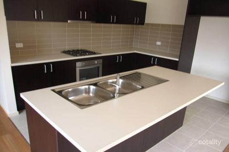 Property photo of 34 Erin Square Deer Park VIC 3023