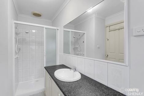 Property photo of 19 Eildon Road Endeavour Hills VIC 3802