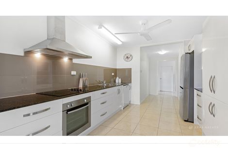 Property photo of 1/90 Farnborough Road Meikleville Hill QLD 4703