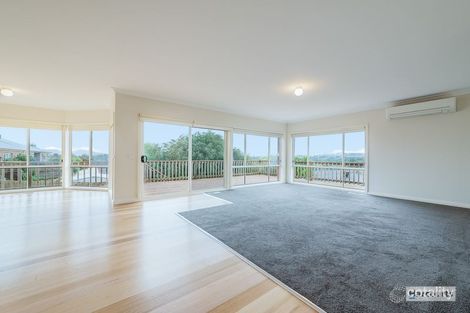 Property photo of 2 Cypress Court Drouin VIC 3818