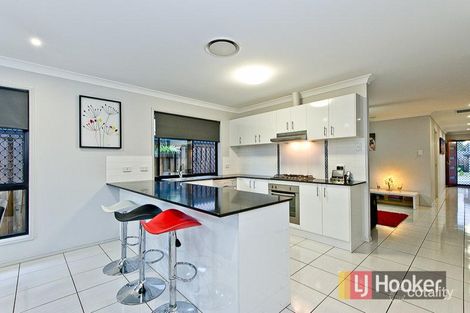Property photo of 21 Merimbula Crescent Fitzgibbon QLD 4018